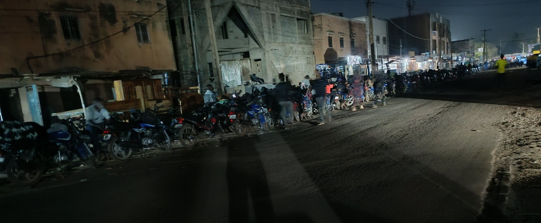 Pénurie et fermetures nocturnes : entre soulagement et défis logistiques